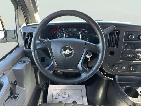 Used 2016 Chevrolet Express 2500 Extended image 20