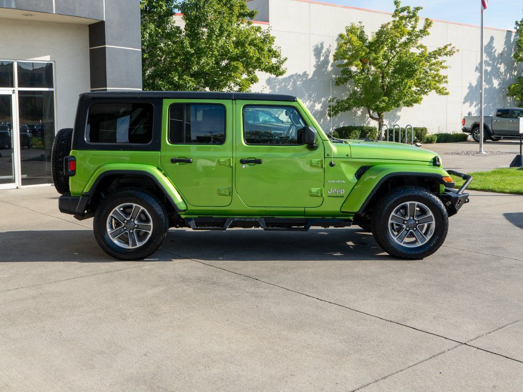 Used 2018 Jeep Wrangler Unlimited Sahara AWD/4WD image 8