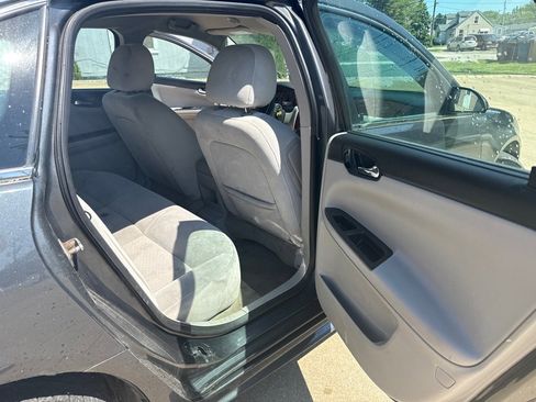 Used 2011 Chevrolet Impala LS FWD image 13