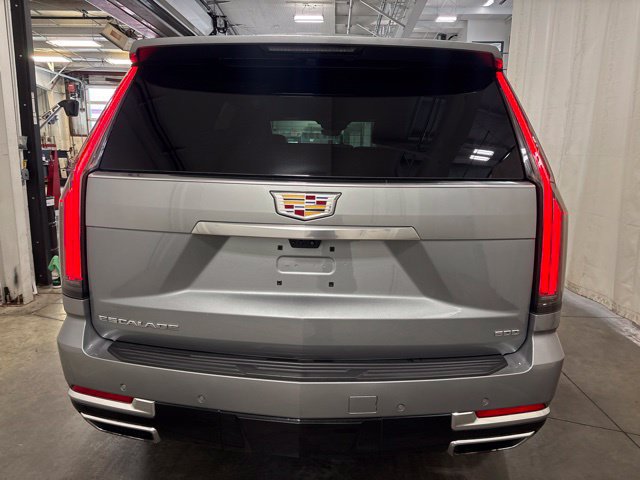 Used 2026 Cadillac Escalade Luxury AWD/4WD image 5