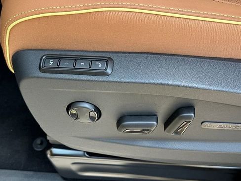 New 2025 Volkswagen ID. Buzz Pro S Plus image 37