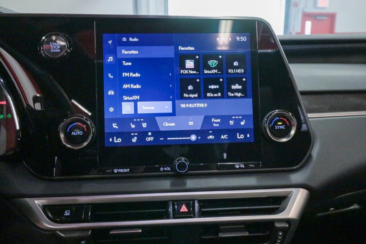 Used 2023 Lexus RX 350 Premium w/ Accessory Package (Z1) FWD image 18