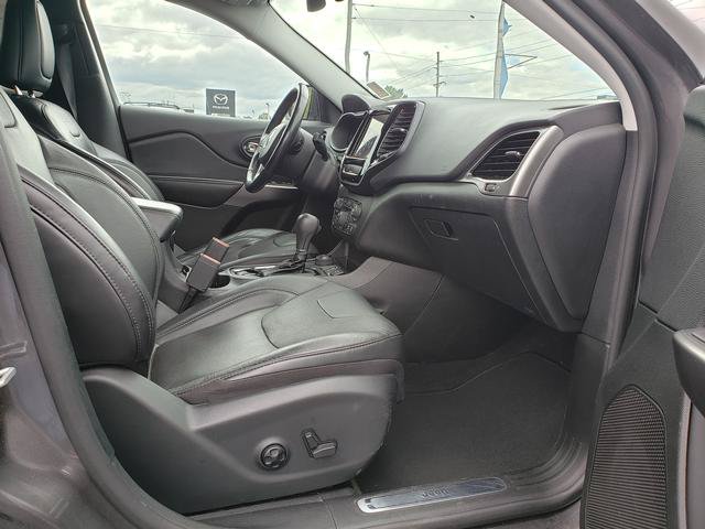 Used 2019 Jeep Cherokee Limited AWD/4WD image 18