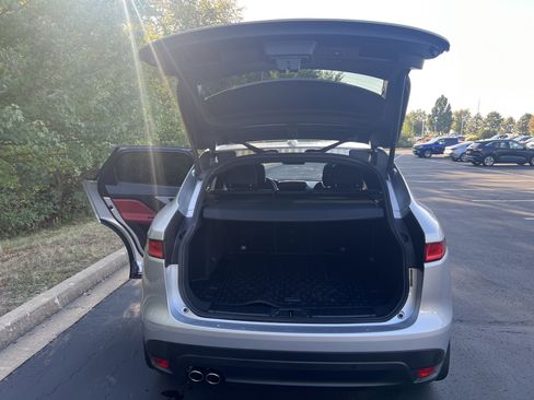Used 2018 Jaguar F-PACE R-Sport image 27