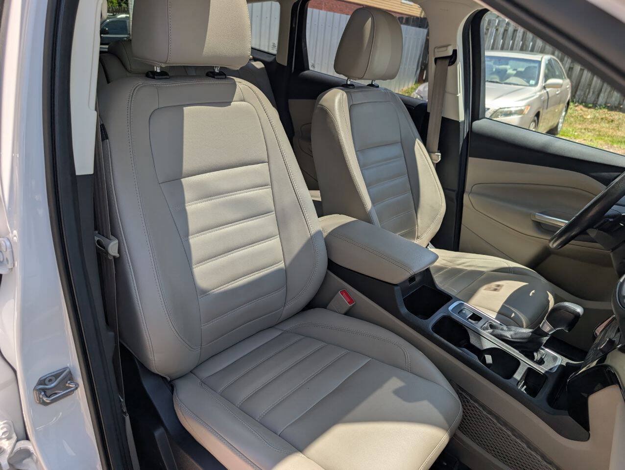 Used 2017 Ford Escape Titanium w/ Equipment Group 301A FWD image 31