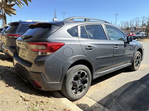 Used 2021 Subaru Crosstrek 2.0i Premium w/ Moonroof Package image 6