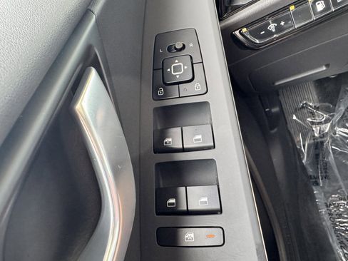 Used 2024 Kia Niro EX image 26