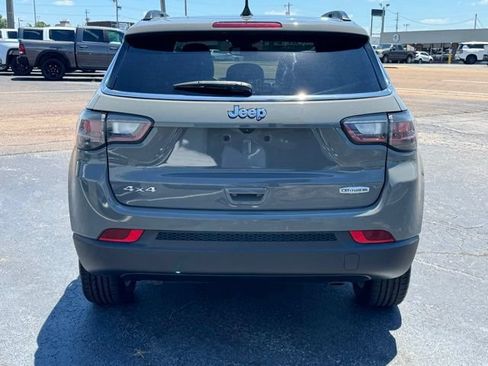 Used 2023 Jeep Compass Latitude w/ Sun and Sound Group AWD/4WD image 4