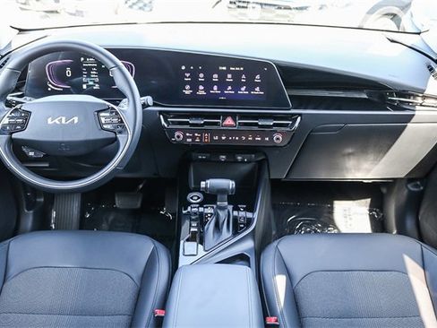 Used 2025 Kia Niro EX image 14
