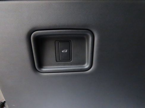 Used 2023 Land Rover Range Rover SE image 22