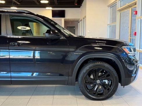 Used 2023 Volkswagen Atlas SE w/ Black Wheel Package FWD image 16
