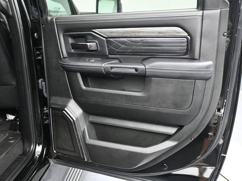 Used 2025 RAM 3500 Limited AWD/4WD image 13