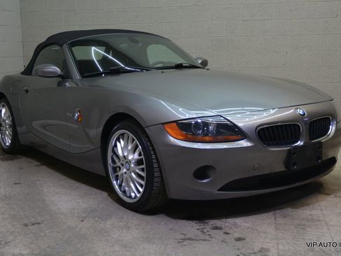 Used 2004 BMW Z4 2.5i image 1