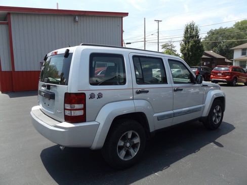 Used 2008 Jeep Liberty Sport AWD/4WD image 6