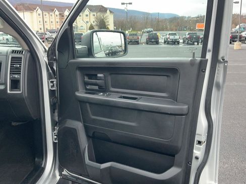 Used 2017 RAM 1500 Express image 26
