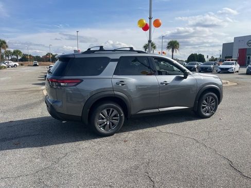 New 2025 Nissan Pathfinder SV image 5