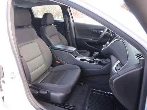 Used 2024 Chevrolet Malibu LT image 25