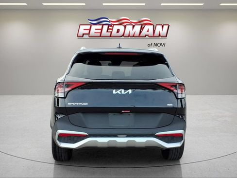 Used 2025 Kia Sportage EX AWD/4WD image 4
