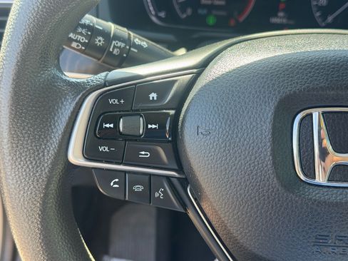 Used 2018 Honda Accord EX image 18
