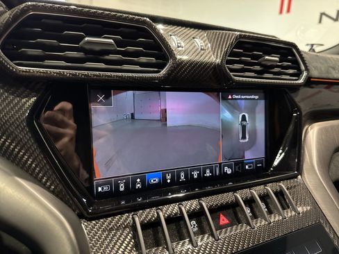 Used 2023 Lamborghini Urus Performante image 48
