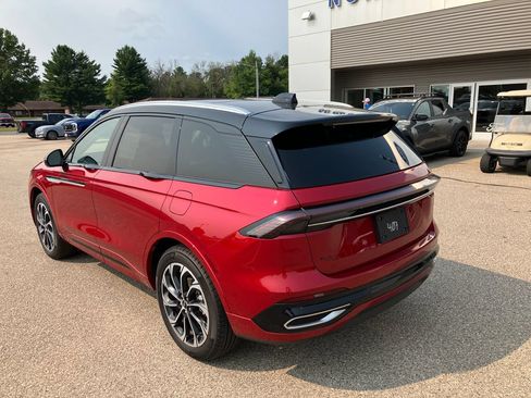 Used 2025 Lincoln Nautilus Reserve AWD/4WD image 6