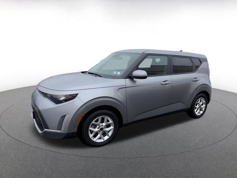 Used 2025 Kia Soul LX w/ LX Technology Package image 8