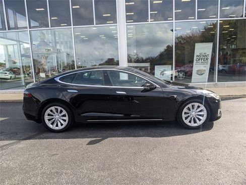 Used 2017 Tesla Model S 60 image 6