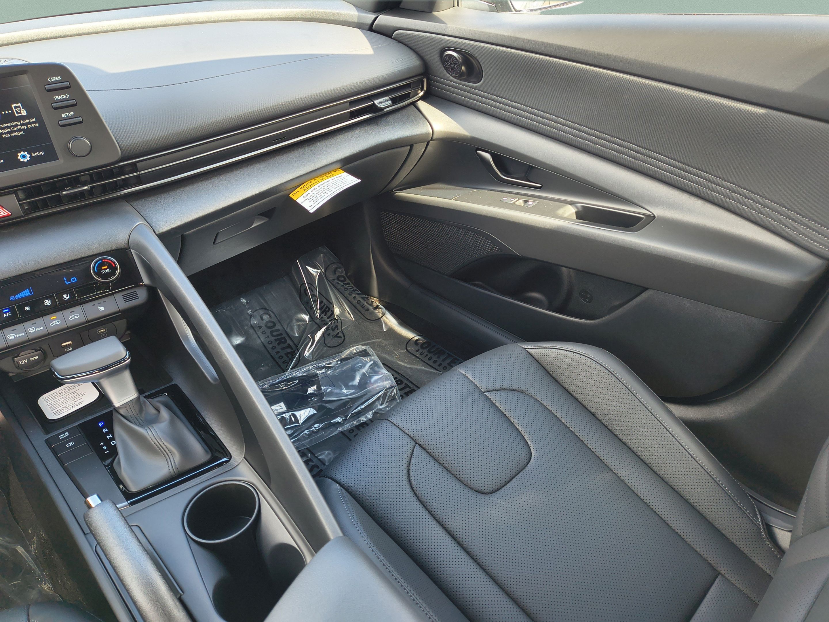 New 2026 Hyundai Elantra SEL Sport FWD image 13