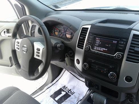 Used 2018 Nissan Frontier SV image 28