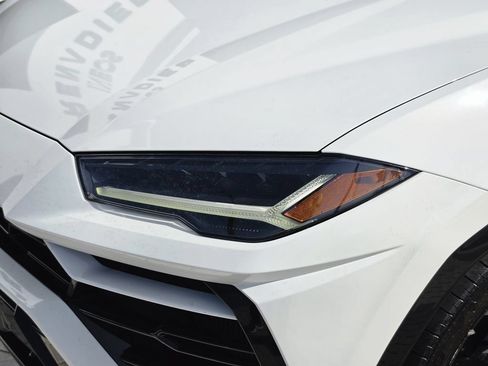 Used 2022 Lamborghini Urus AWD/4WD image 7