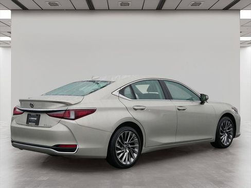 Certified 2025 Lexus ES 300h Ultra Luxury w/ Accessory Package (Z2) image 6