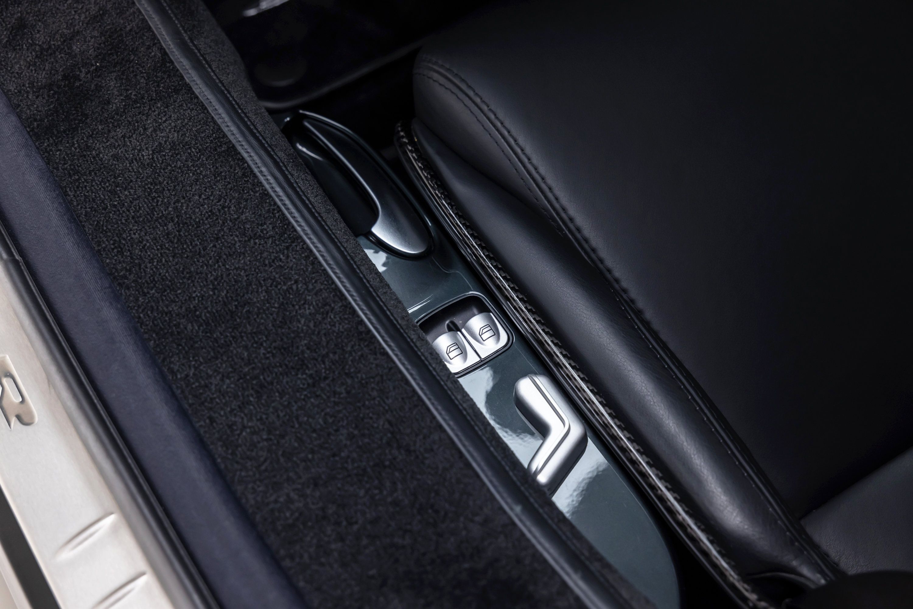 Used 2005 Mercedes-Benz SLR image 61