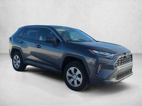 Used 2023 Toyota RAV4 LE FWD image 4