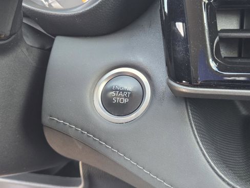 Used 2024 Toyota Highlander LE image 10