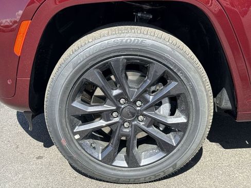 New 2026 Jeep Grand Cherokee L Limited AWD/4WD image 10