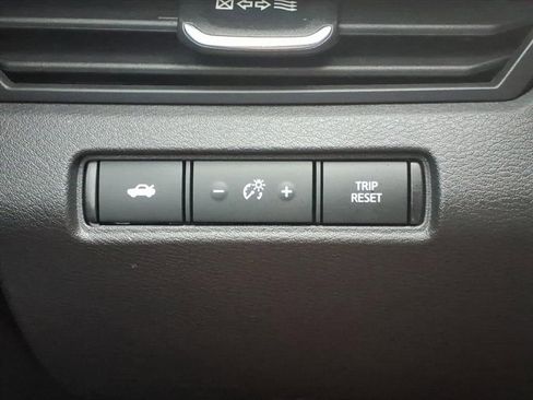 Used 2024 Nissan Altima 2.5 SV FWD image 20