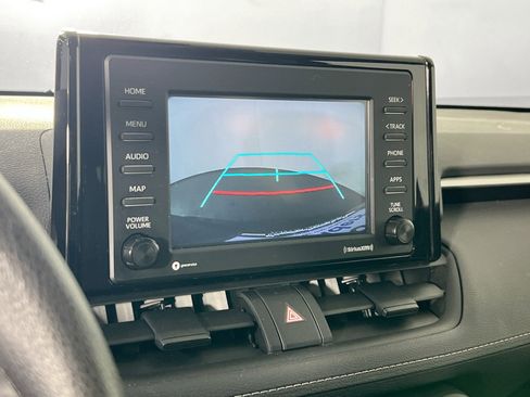 Used 2022 Toyota RAV4 LE image 11