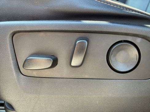 Used 2023 Chevrolet Tahoe Premier image 15