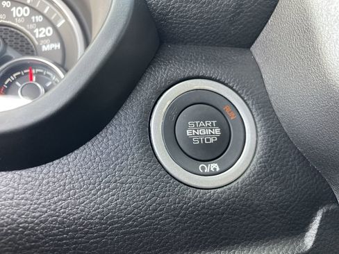 Used 2025 RAM 1500 Big Horn image 30