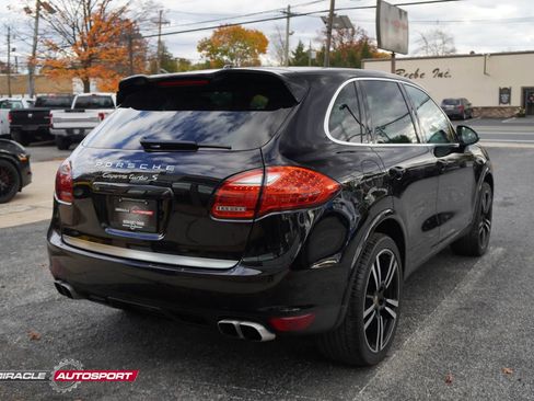 Used 2014 Porsche Cayenne Turbo S image 7