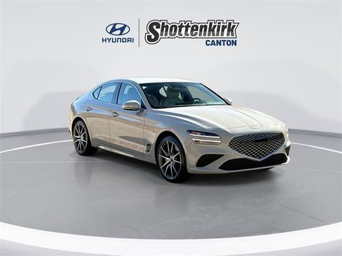 Used 2025 Genesis G70 2.5T image 2
