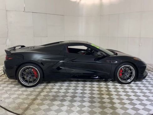 Used 2021 Chevrolet Corvette Stingray Premium Conv w/ Z51 Performance Package RWD image 4