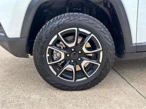 Used 2025 Jeep Compass Trailhawk image 33