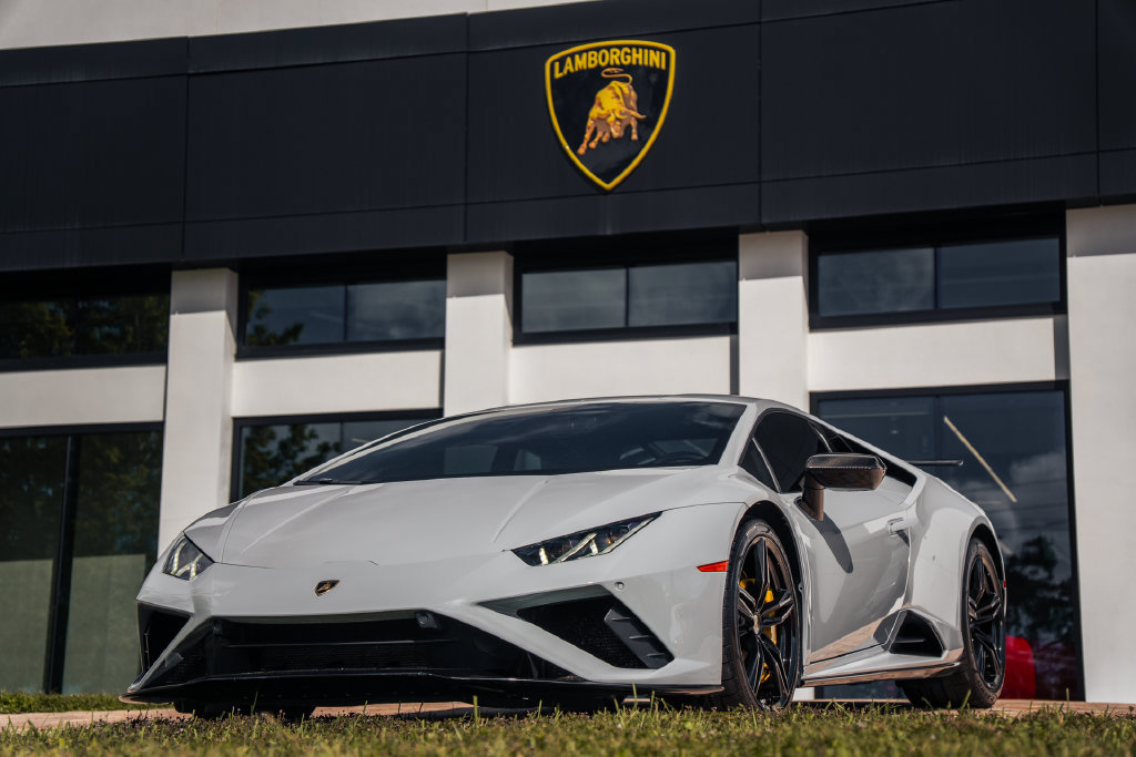 Used 2020 Lamborghini Huracan EVO RWD image 1