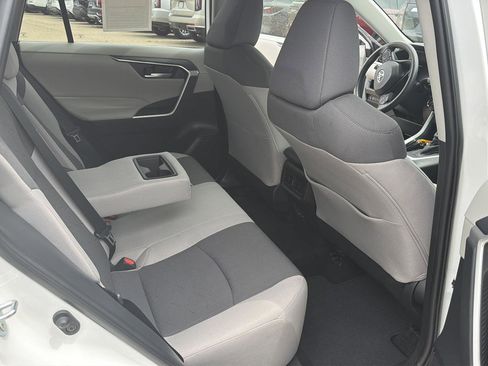 Used 2025 Toyota RAV4 XLE w/ Convenience Package FWD image 16