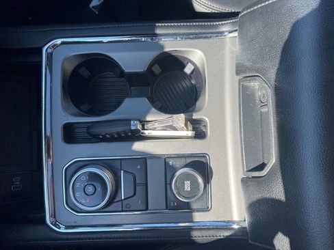 Used 2021 Ford Expedition XLT AWD/4WD image 12