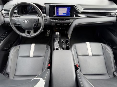 Used 2025 Toyota Camry SE FWD image 13