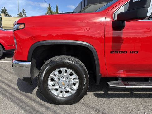 Used 2024 Chevrolet Silverado 2500 LTZ w/ LTZ Convenience Package AWD/4WD image 2