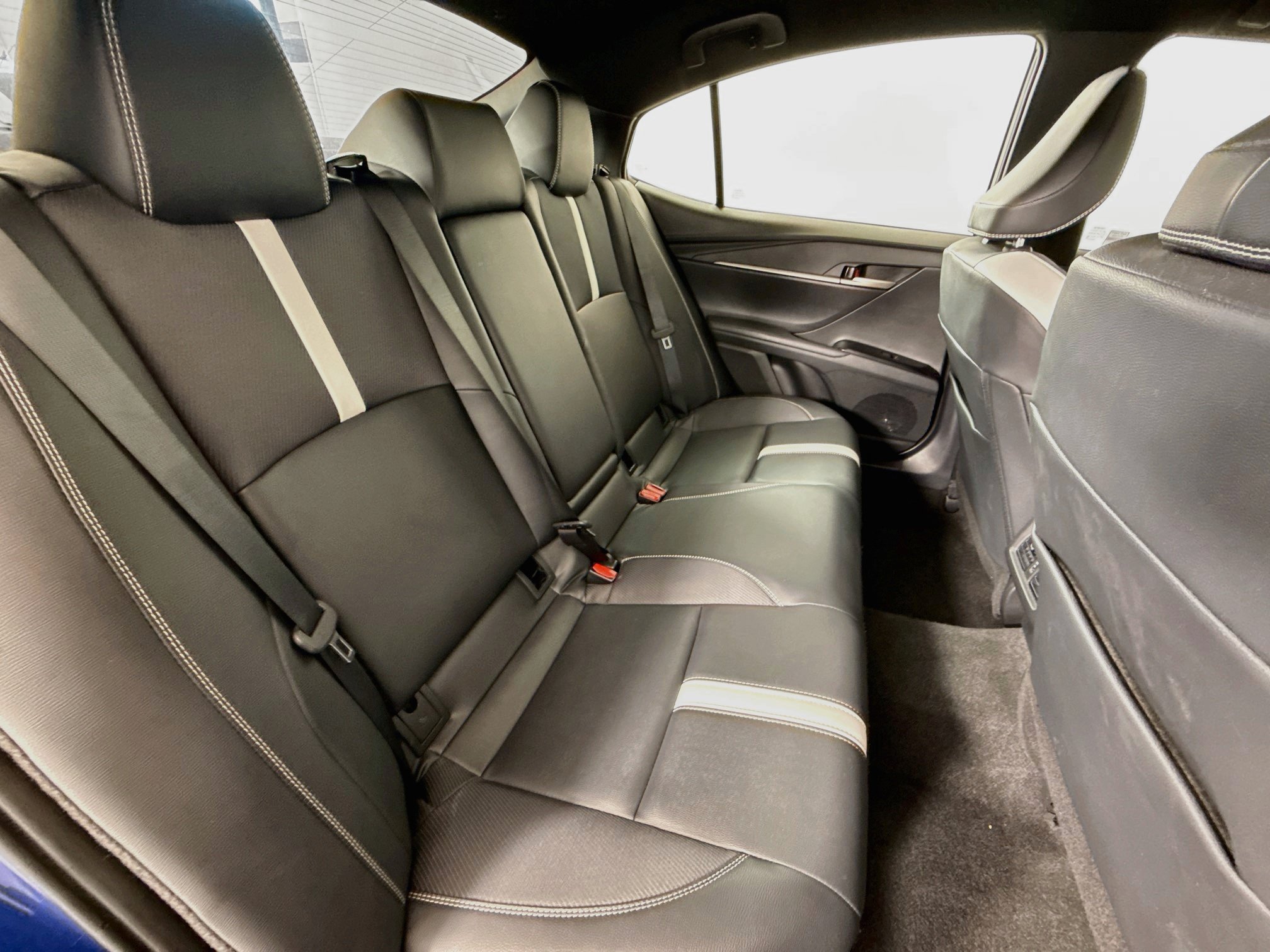 Used 2025 Toyota Camry SE FWD image 23