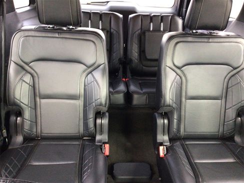 Used 2018 Ford Explorer Platinum image 15